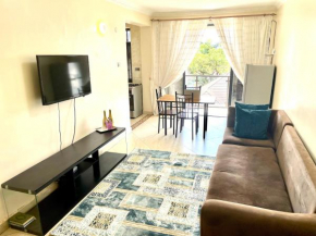 Spacious 1Bdrm Condo-Unlimited WiFi, Central KLA